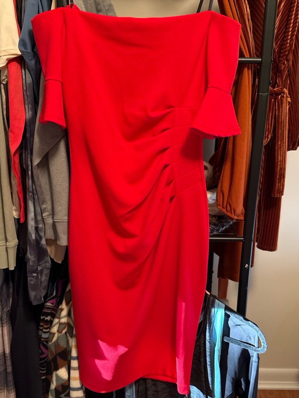 Elegant Red One-Shoulder Ruched Cocktail Dress